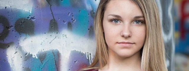 Pretty Young Teen Girl 1280x480 640x240